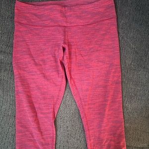Pink Lululemon cropped leggings